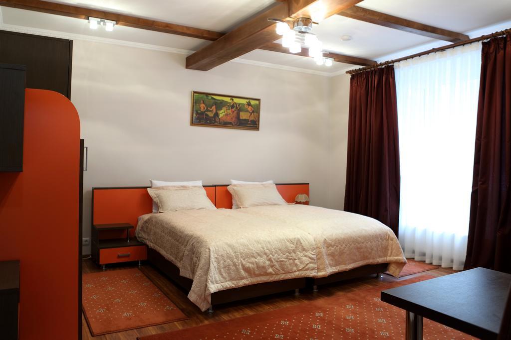Hotel Bachus 基希讷乌 客房 照片