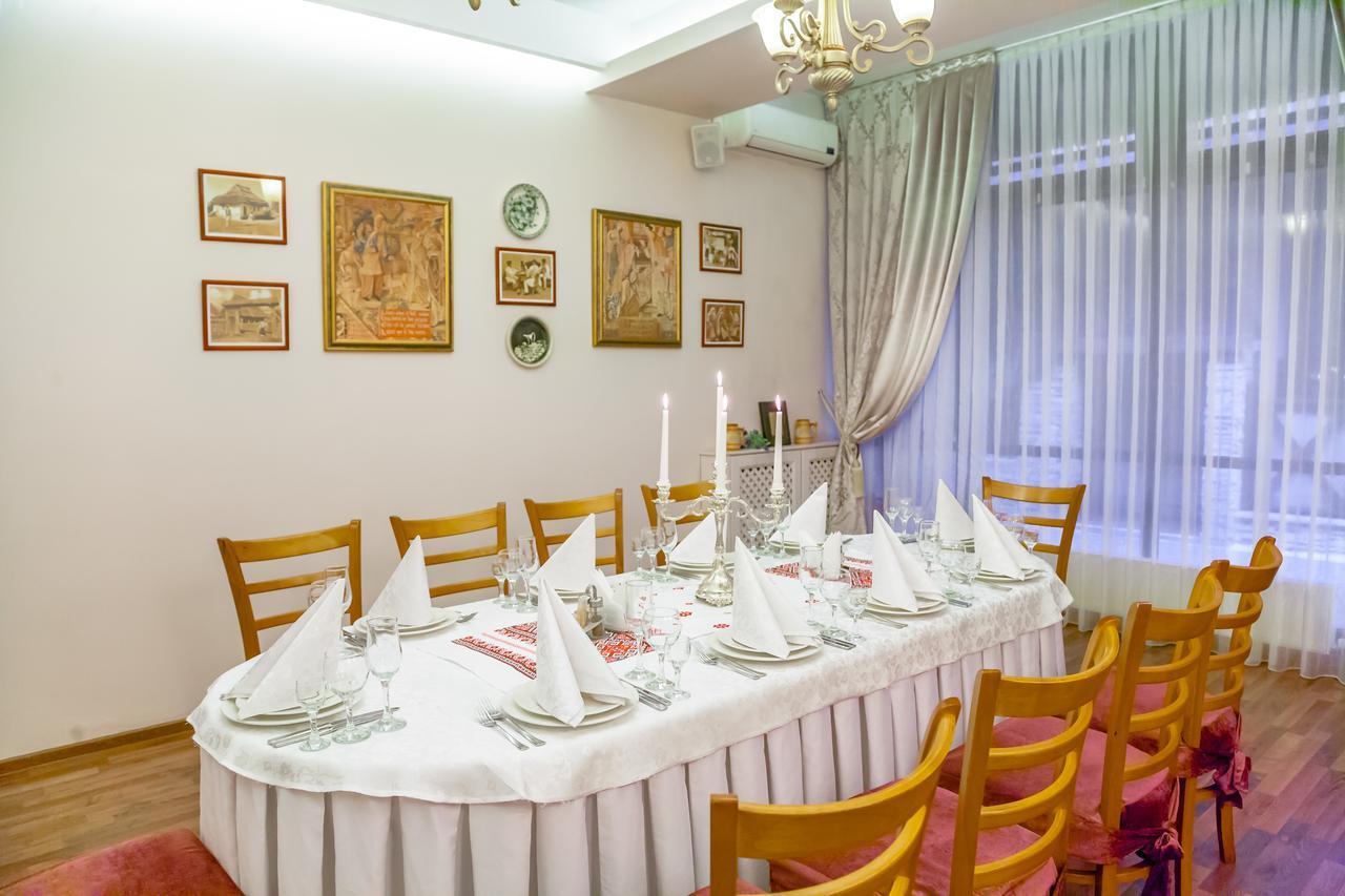 Hotel Bachus 基希讷乌 外观 照片