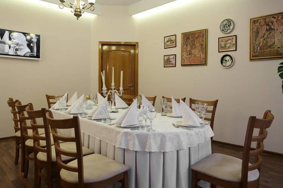 Hotel Bachus 基希讷乌 外观 照片
